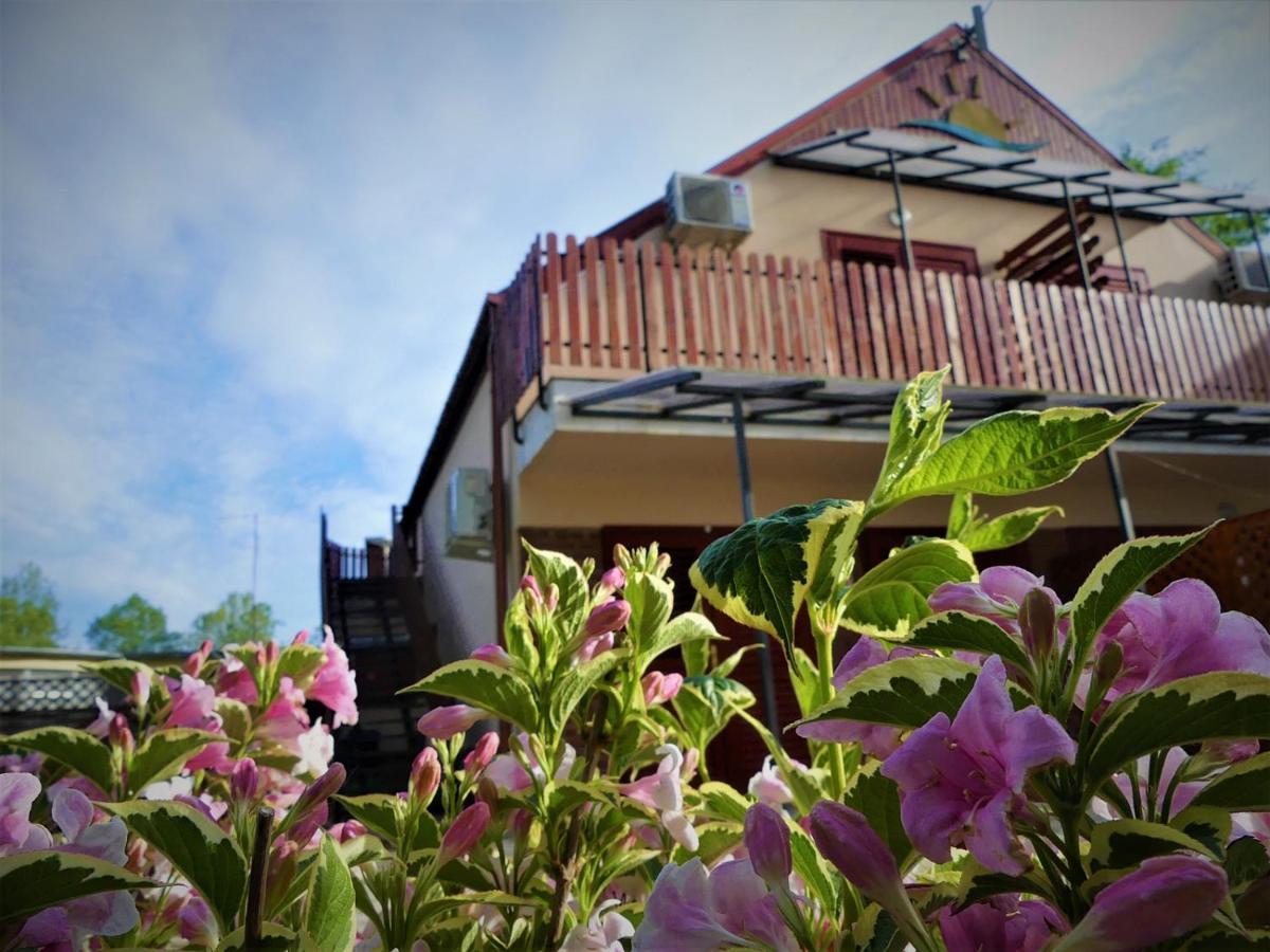 Napsugar Apartman Бая Экстерьер фото