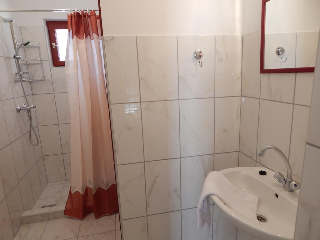 Napsugar Apartman Бая Номер фото