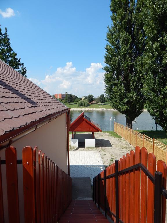 Napsugar Apartman Бая Номер фото